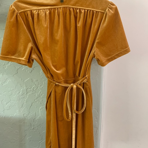 Billabong Lush For Life Golden Yellow Velvet Wrap Dress - Picture 4 of 6